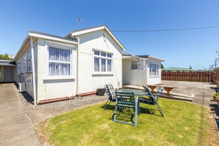 Photo of property in 9 Parris Street, Waitara, 4320