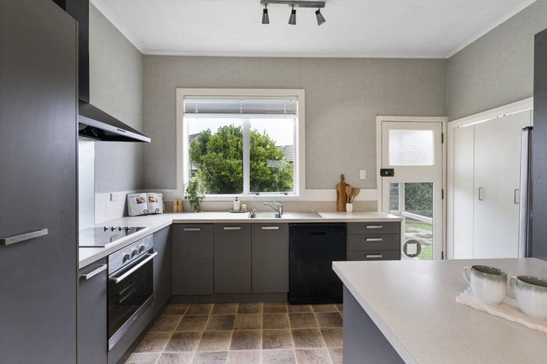 Photo of property in 188 Brooklands Road, Vogeltown, New Plymouth, 4310