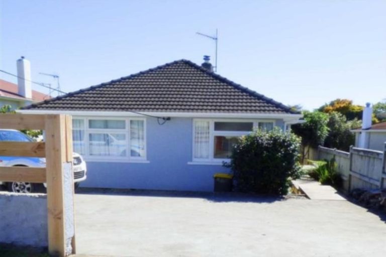 Photo of property in 9 Tarahua Road, Vogeltown, New Plymouth, 4310