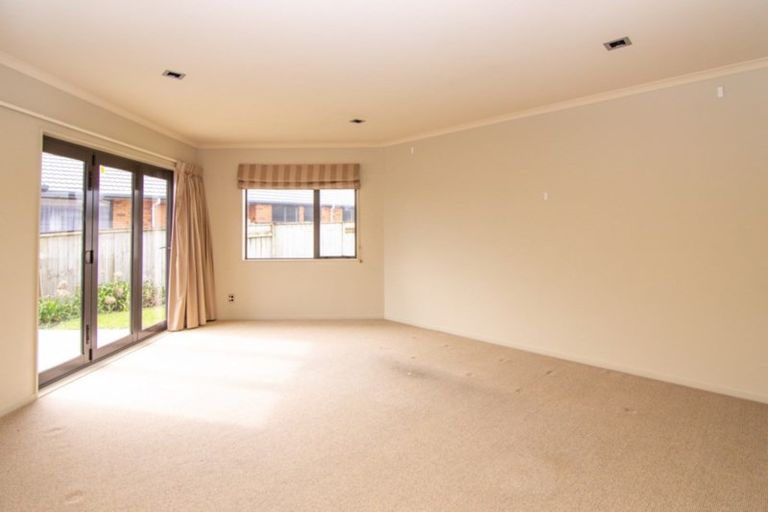 Photo of property in 4 Johnstone Drive, Fitzherbert, Palmerston North, 4410
