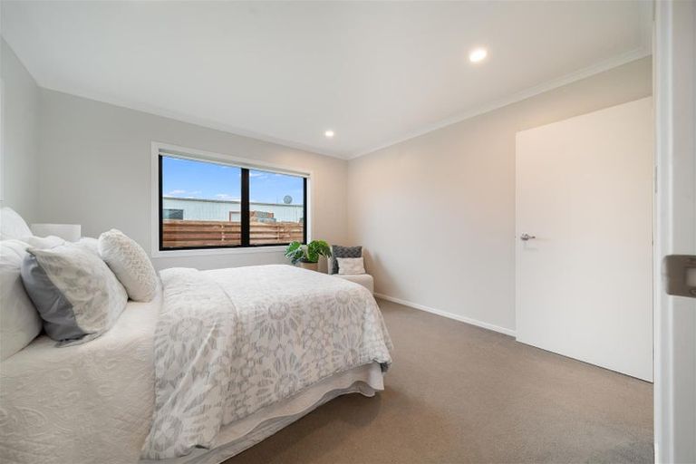 Photo of property in 2/9 Heath Street, Saint Andrews, Hamilton, 3200