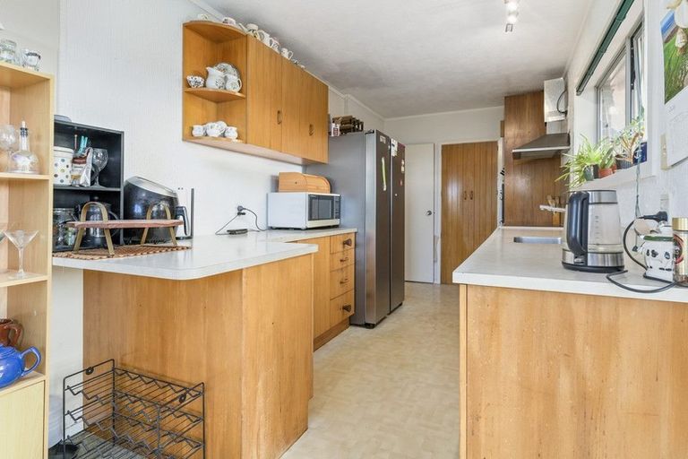 Photo of property in 342 Glenfield Road, Glenfield, Auckland, 0629