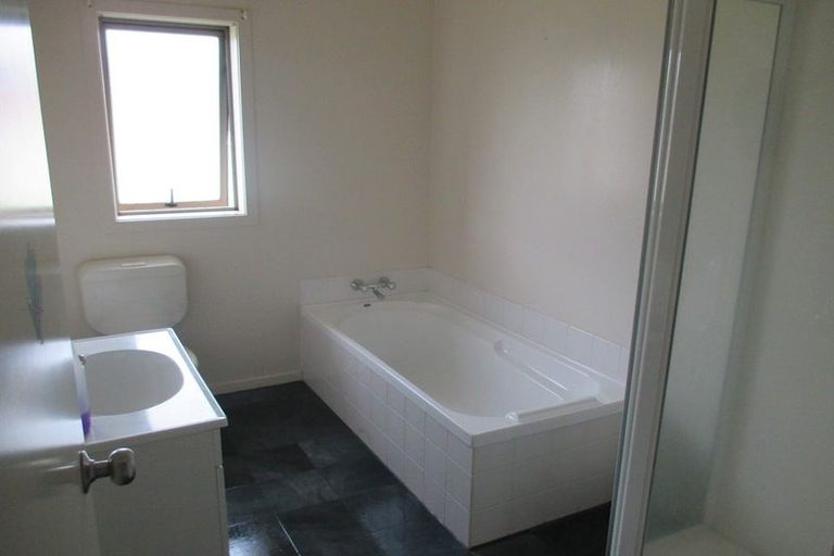 Photo of property in 6 Corsair Place, Melville, Hamilton, 3206