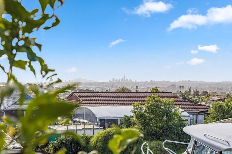 Photo of property in 4233 Great North Road, Glendene, Auckland, 0602