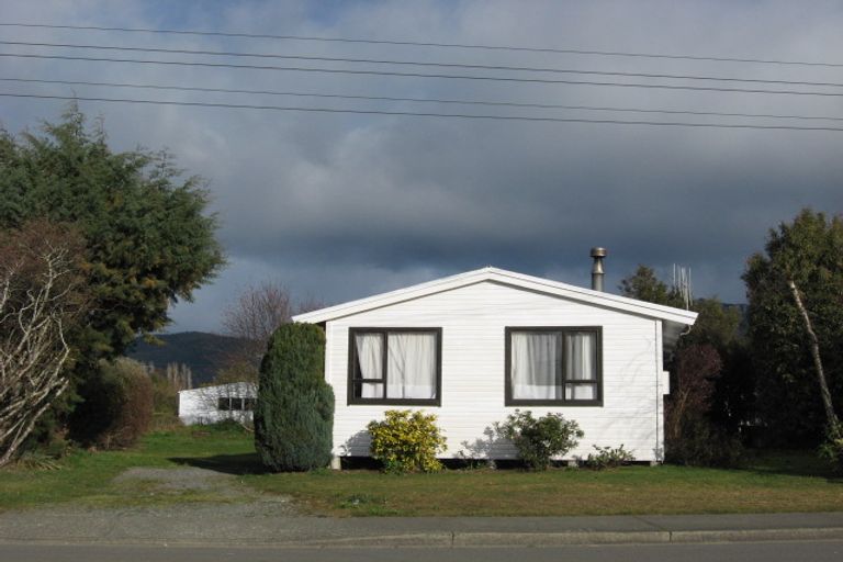 Photo of property in 27 Bligh Street, Te Anau, 9600