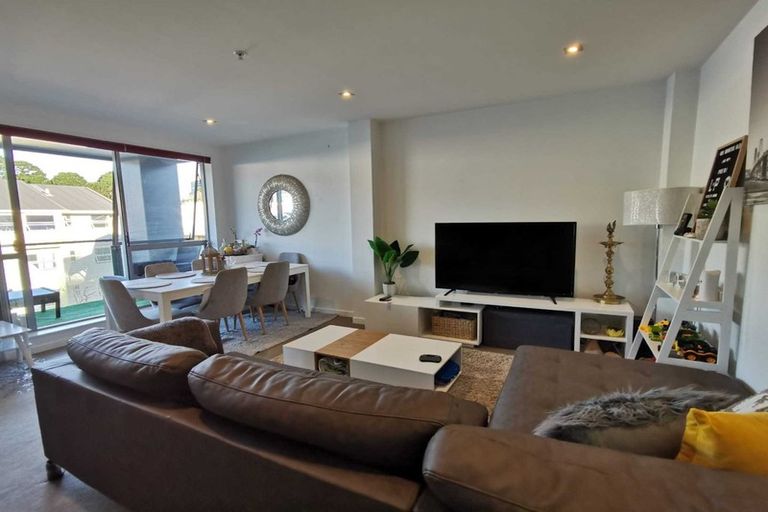 Photo of property in 4a/1 Hanson Street, Mount Cook, Wellington, 6021