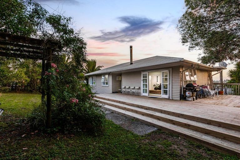 Photo of property in 77 Royal Road, Massey, Auckland, 0614