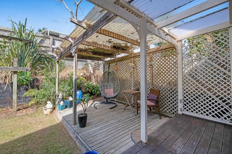 Photo of property in 23 Mangakura Road, Helensville, 0800