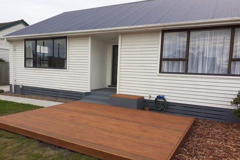 Photo of property in 19 Avro Crescent, Hornby, Christchurch, 8042