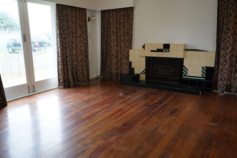 Photo of property in 35 Archibald Road, Kelston, Auckland, 0602