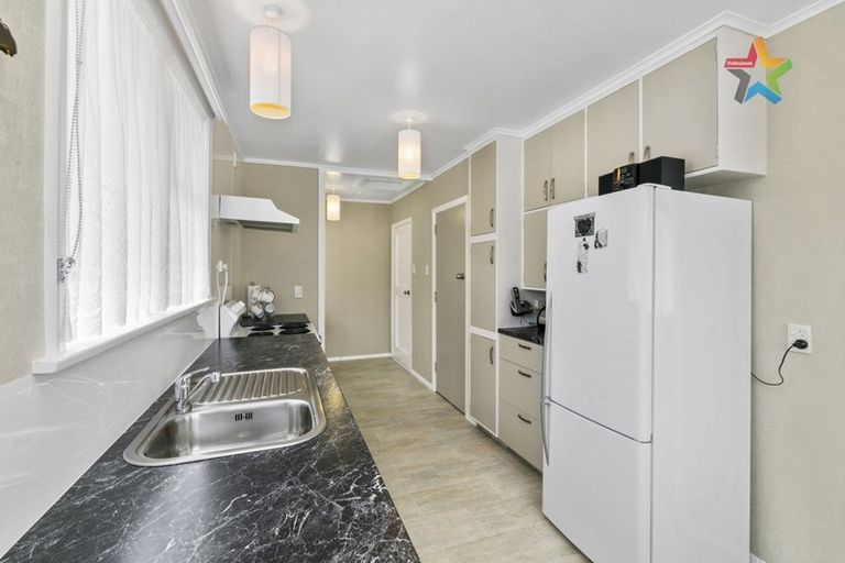 Photo of property in 146 George Street, Stokes Valley, Lower Hutt, 5019