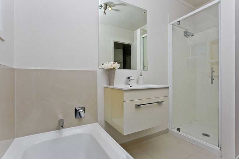 Photo of property in 2/22 Gordon Avenue, Milford, Auckland, 0620