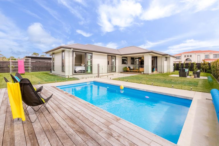 Photo of property in 17 Orchard Terrace, Riverhead, 0820