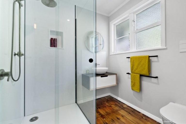 Photo of property in 96 Sidlaw Street, Strathmore Park, Wellington, 6022