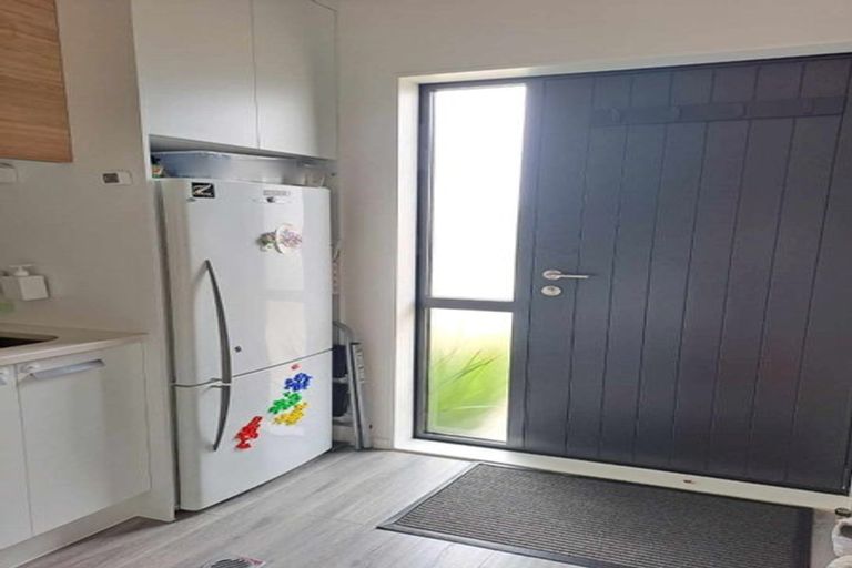 Photo of property in 136a Tiriwa Drive, Massey, Auckland, 0614