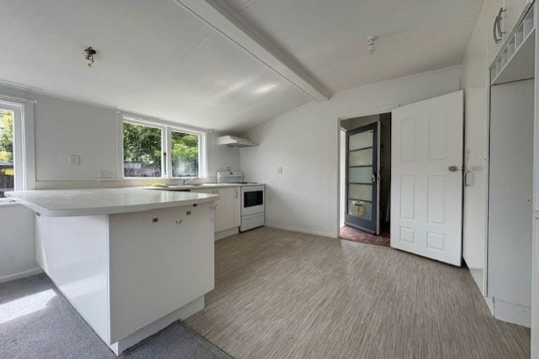 Photo of property in 12 Sullivan Avenue, Mangere Bridge, Auckland, 2022