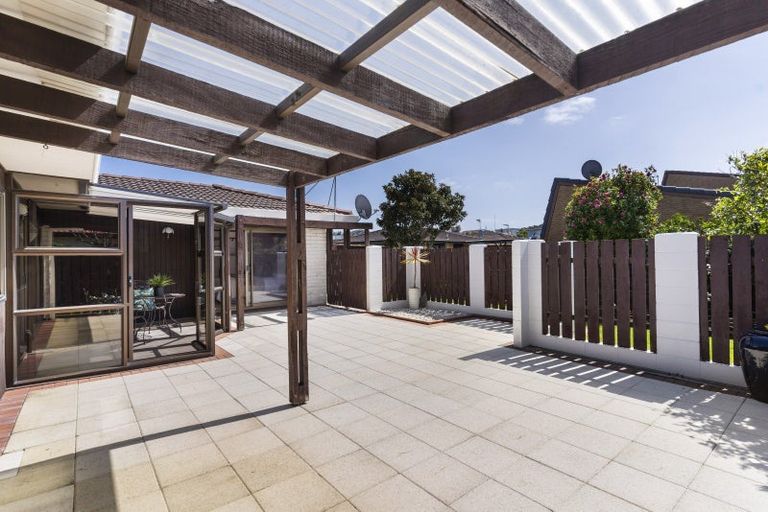 Photo of property in 34 Vivian Wilson Drive, Eastern Beach, Auckland, 2012