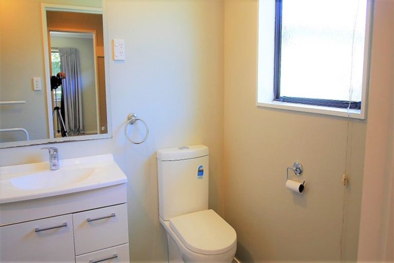 Photo of property in 100 John F Kennedy Drive, Milson, Palmerston North, 4414