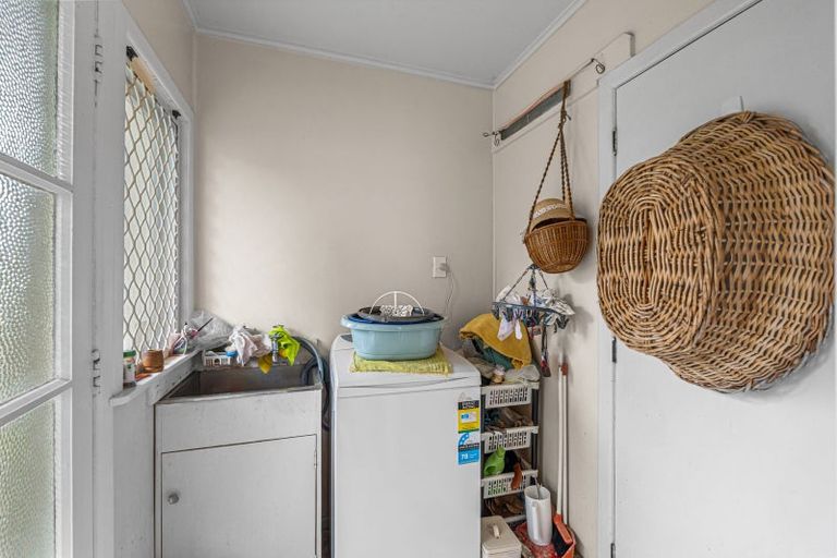 Photo of property in 40 Wellesley Road, Mangere Bridge, Auckland, 2022