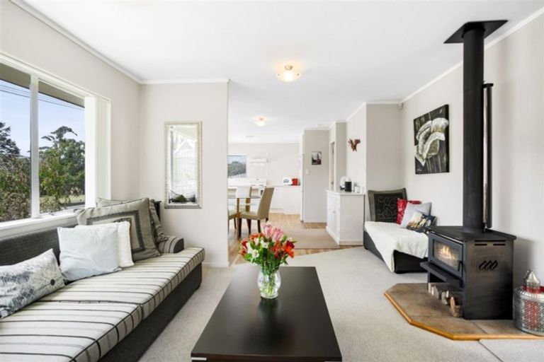 Photo of property in 120 Glen Road, Ranui, Auckland, 0612