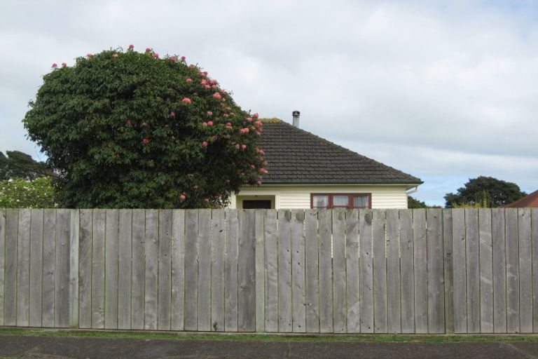 Photo of property in 77 Broadway, Waitara, 4320