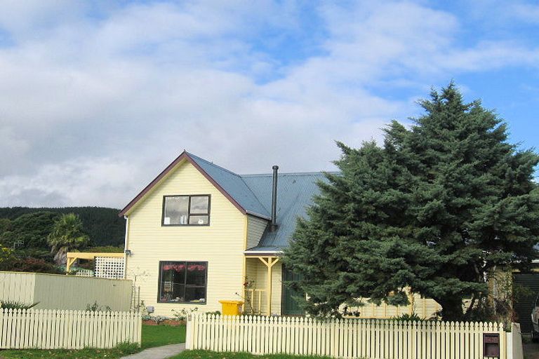 Photo of property in 43 Parakai Street, Paraparaumu, 5032