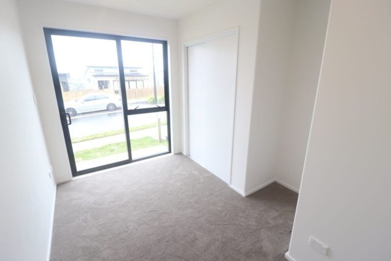 Photo of property in 40 Ascension Crescent, Orewa, 0931