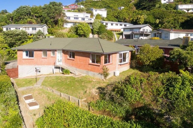 Photo of property in 4 Randolph Road, Crofton Downs, Wellington, 6035