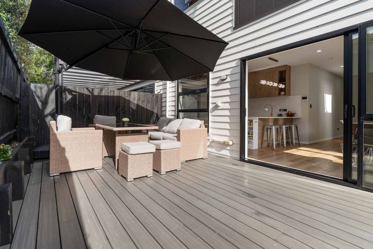 Photo of property in 13f Purata Place, Mangere Bridge, Auckland, 2022