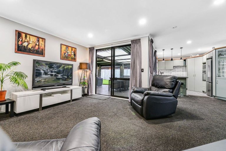 Photo of property in 12 Innswood Place, Rototuna North, Hamilton, 3210