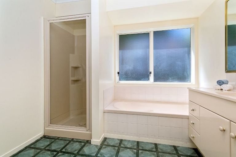 Photo of property in 3 Pikitanga Close, Tawa, Wellington, 5028