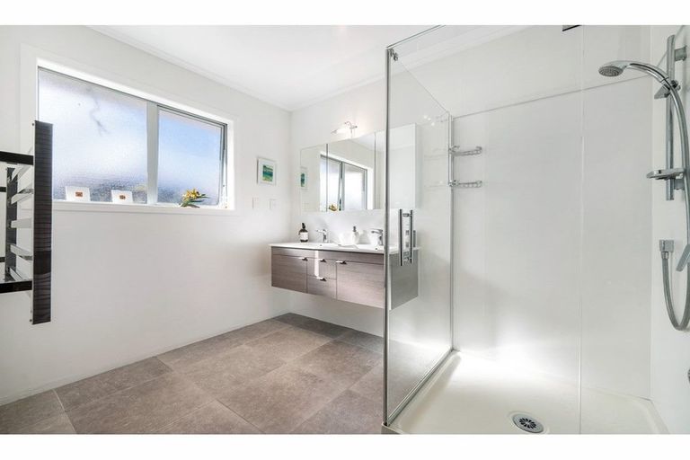 Photo of property in 44 Shetland Street, Glen Eden, Auckland, 0602