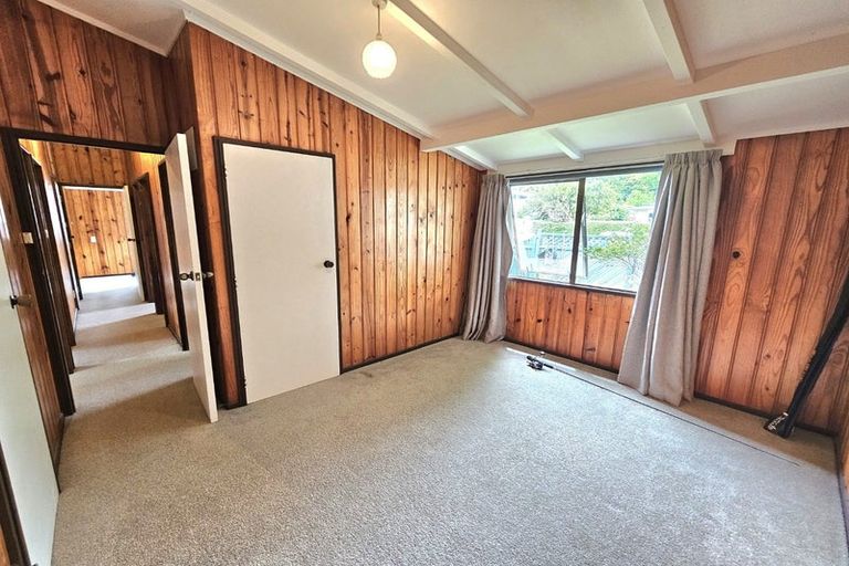 Photo of property in 12 Heaphy Street, Westown, New Plymouth, 4310