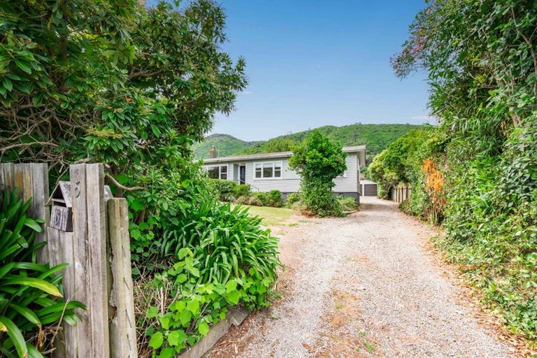 Photo of property in 5 Winara Avenue, Waikanae, 5036