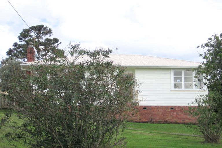 Photo of property in 4 Kereru Street, Henderson, Auckland, 0612