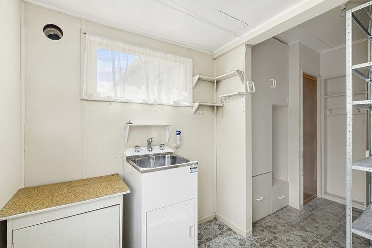 Photo of property in 124 Sievers Grove, Cannons Creek, Porirua, 5024