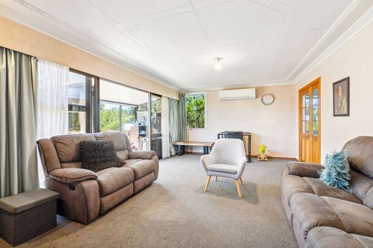 Photo of property in 16 Kinmont Crescent, Kinmont Park, Mosgiel, 9024