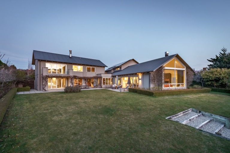 Photo of property in 1 Briar Bank Drive, Wanaka, 9305
