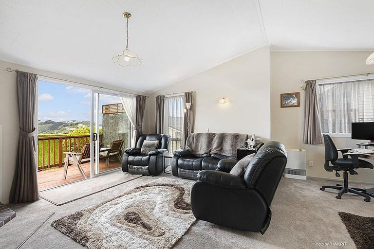 Photo of property in 6 Kekerenga Street, Strathmore Park, Wellington, 6022