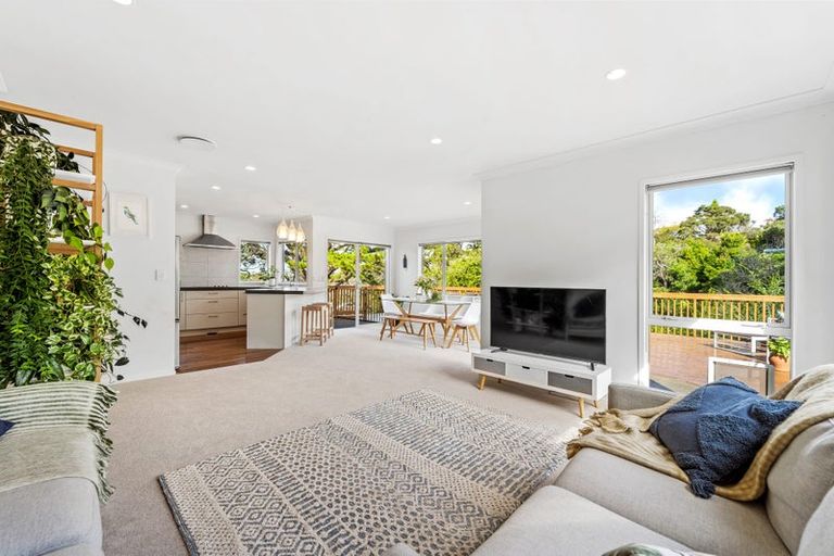 Photo of property in 1143a Whangaparaoa Road, Tindalls Beach, Whangaparaoa, 0930