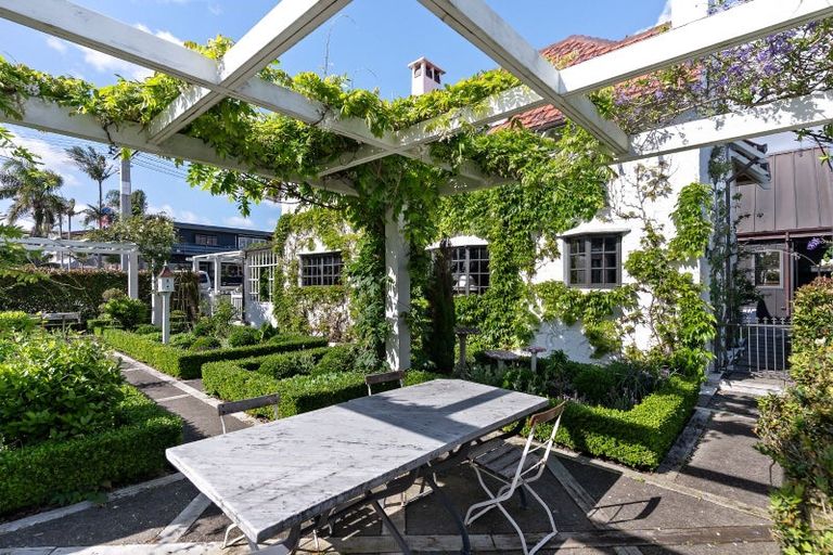 Photo of property in 14 Rewiti Avenue, Takapuna, Auckland, 0622