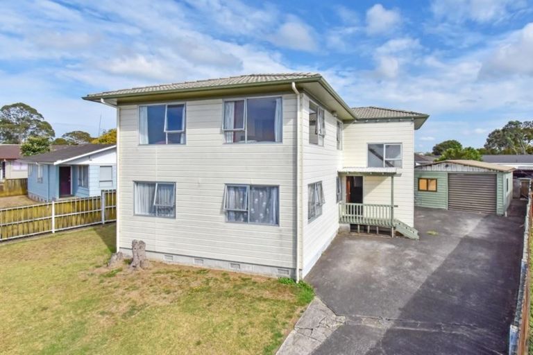 Photo of property in 13 Funnell Place, Manurewa, Auckland, 2102