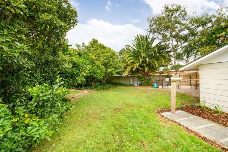 Photo of property in 16 Antrim Place, Hokowhitu, Palmerston North, 4410