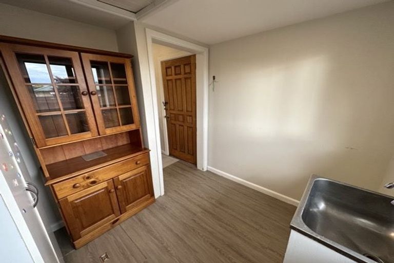 Photo of property in 32 Avonhead Road, Avonhead, Christchurch, 8042