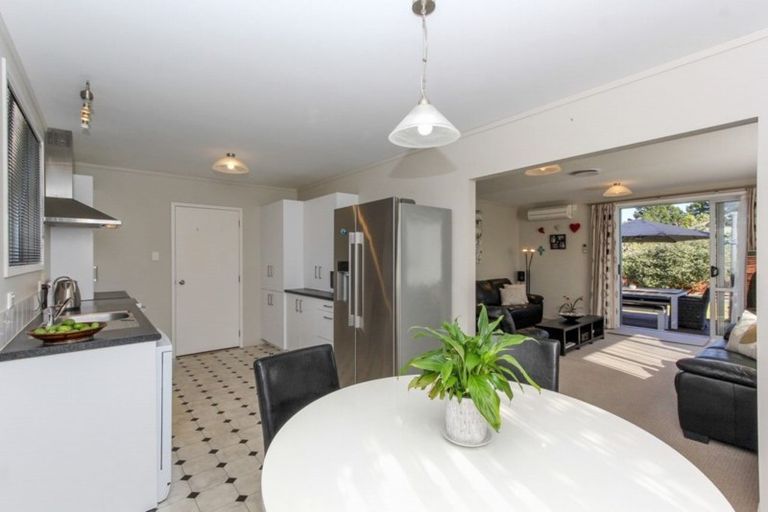 Photo of property in 4 Kelvin Place, Westown, New Plymouth, 4310