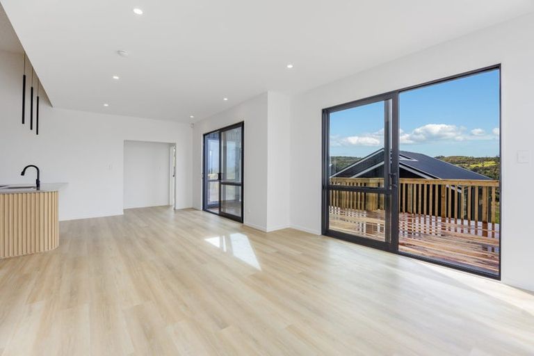 Photo of property in 24 Kikorangi Drive, Wainui, 0992