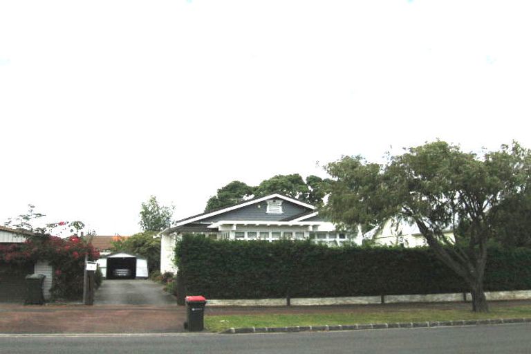 Photo of property in 8 St Michaels Avenue, Point Chevalier, Auckland, 1022