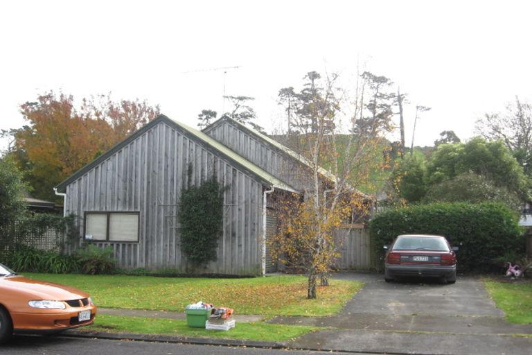 Photo of property in 45 Darren Crescent, Half Moon Bay, Auckland, 2012