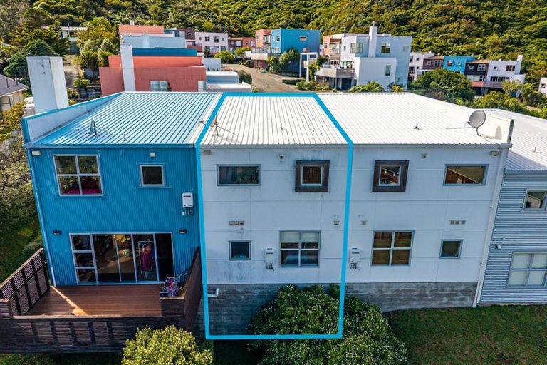 Photo of property in 77 Saddleback Grove, Karori, Wellington, 6012