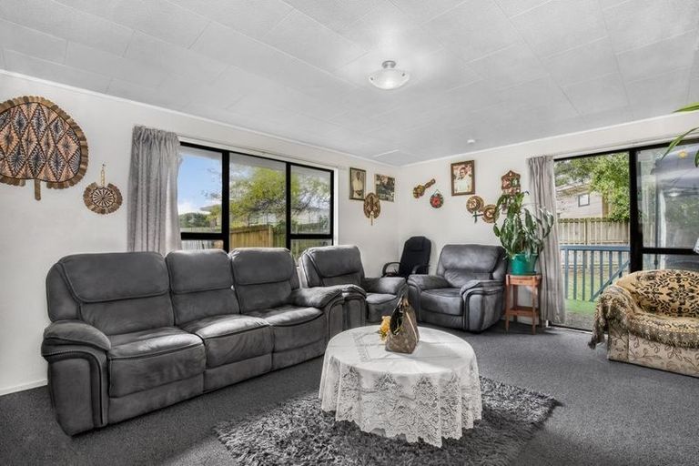 Photo of property in 2/63 Palmers Road, Clendon Park, Auckland, 2103